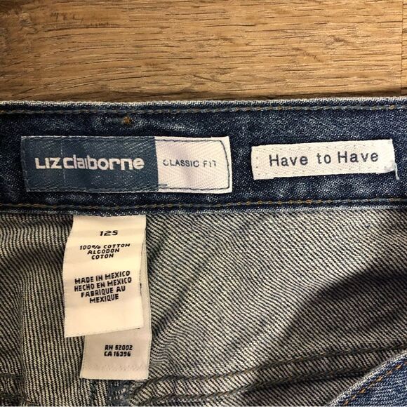 Liz Claiborne women’s classic fit Jeans, Size 12 short - Picture 5 of 9